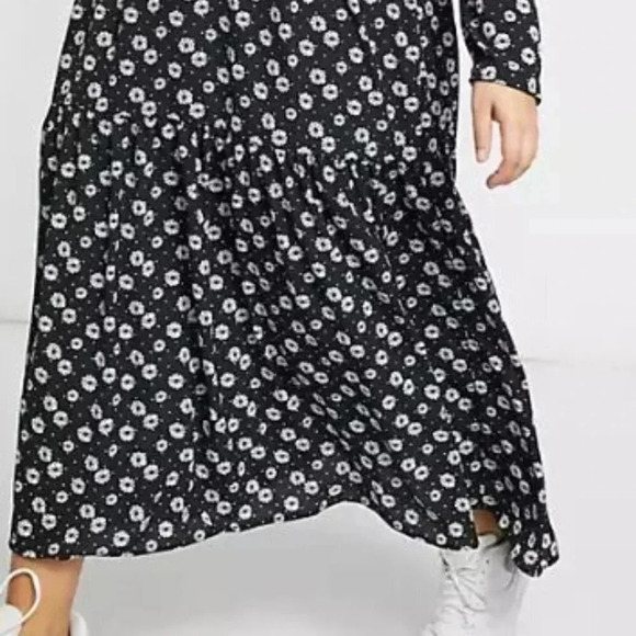 ASOS | Curve Long Sleeve Tiered Smock Midi Dress in Black &  White Floral Print - Picture 6 of 15